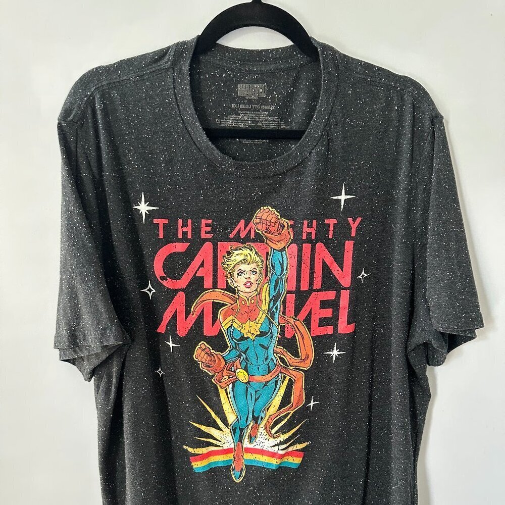 Captain Marvel XXL Black Men's Tee Shirt